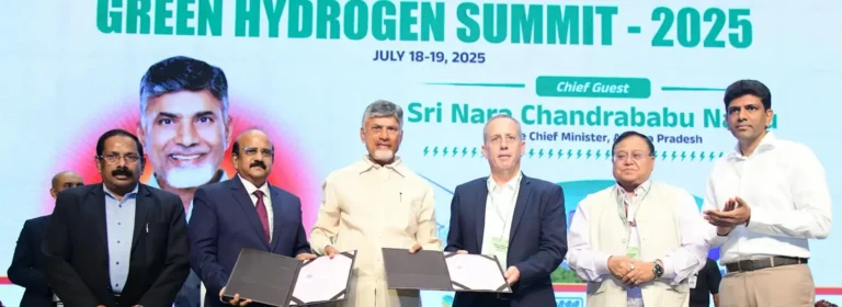 Yamna Chief Development Officer Gal Bogin signing MoU with NREDCAP Government of Andhra Pradesh green hydrogen ammonia project Krishnapatnam Port Green Hydrogen Summit July 2025
